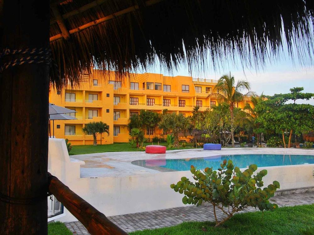 Hotel Istirincha Nautla エクステリア 写真
